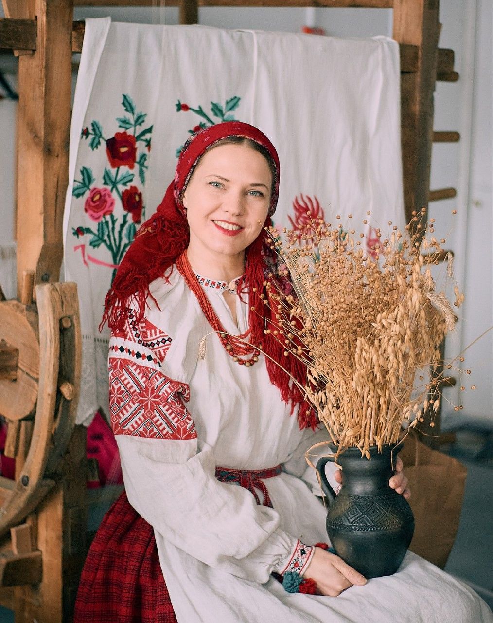 Women in Slavic costumes in Nanded