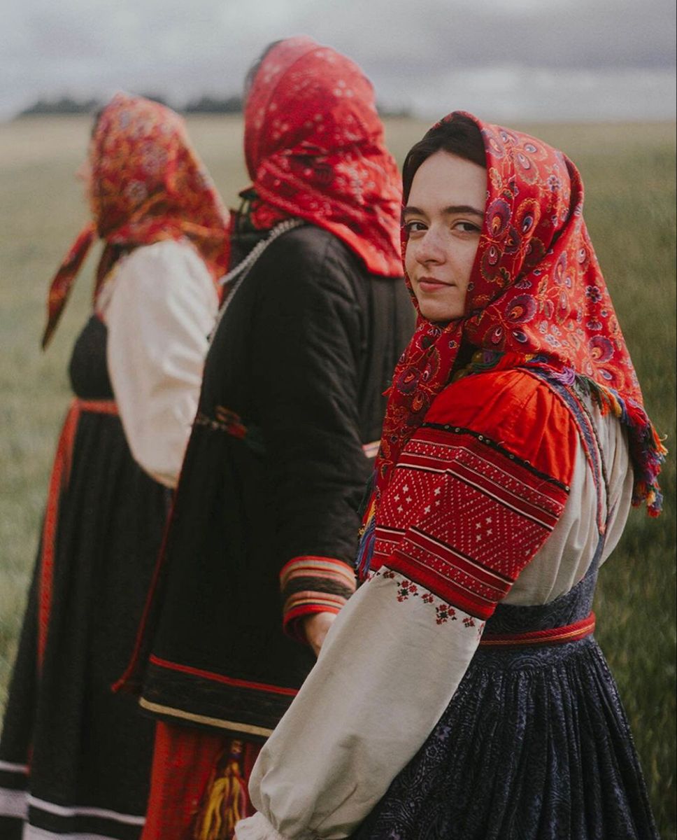 Women in Slavic costumes in Nanded