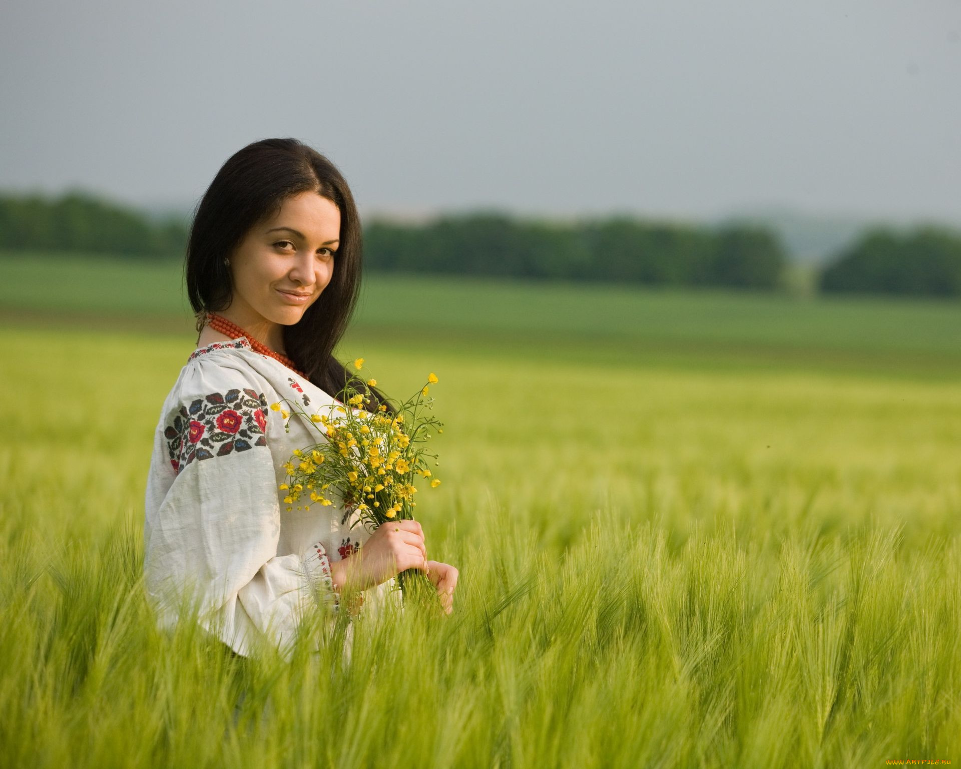 Women in Slavic costumes in Nanded