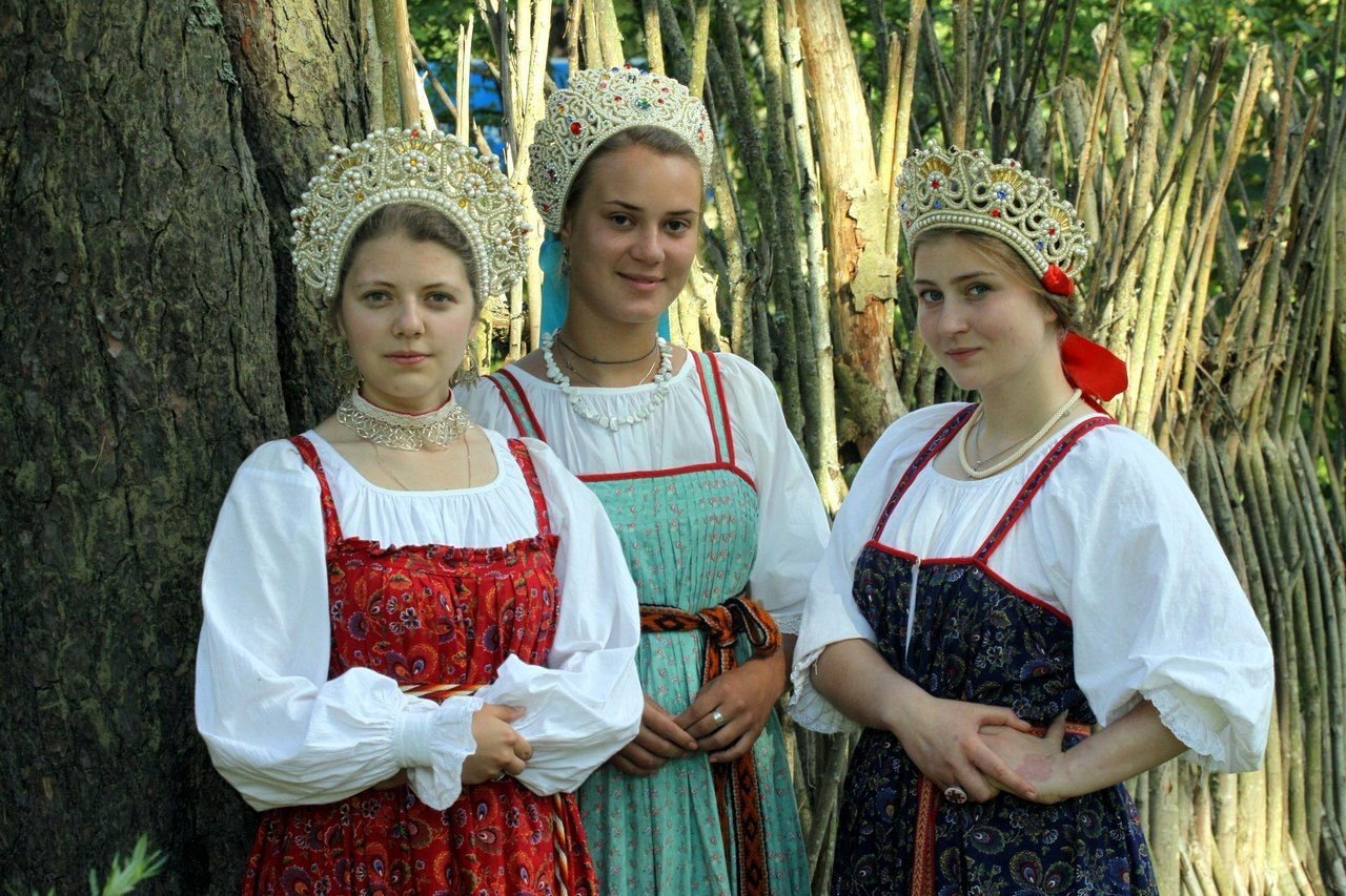 Sexy model Girls in Slavic costumes in Nanded